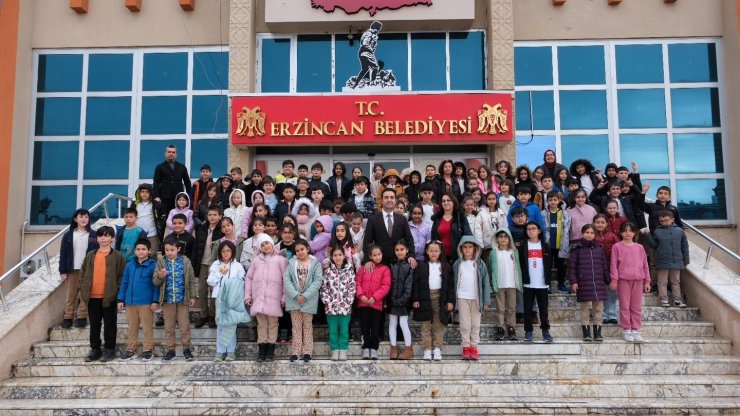 Gazi İlkokulu öğrencileri belediyeyi ziyaret etti