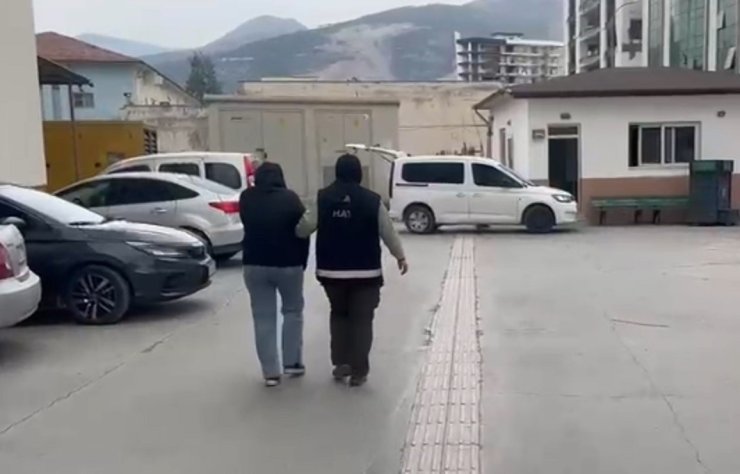 İskenderun’da günübirlik evde fuhuş yapan 2 şahıs yakayı ele verdi