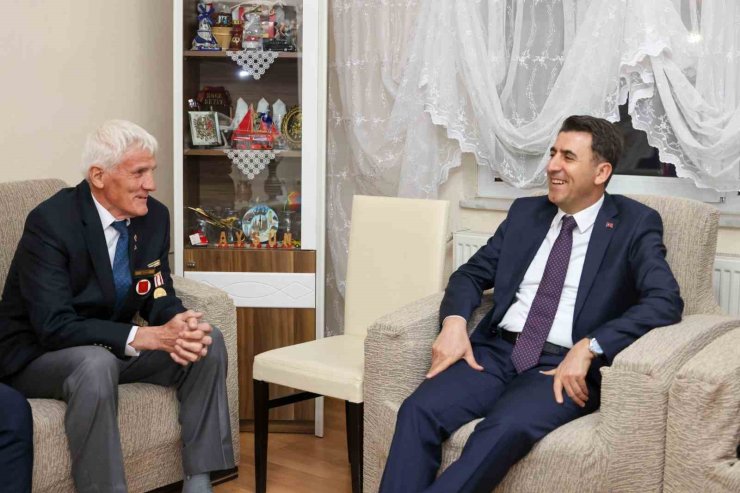 Kıbrıs Gazisi Bilal Özkan’a ziyaret