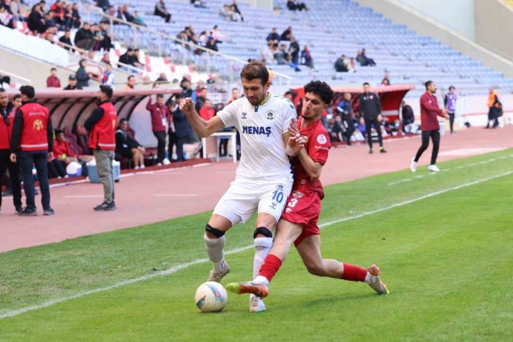 Menemen FK’da Seçim Can Koç, ikinci devre çıkışa geçti