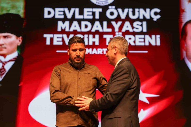 Mersin’de Devlet Övünç Madalyası ve Beratı tevcih töreni