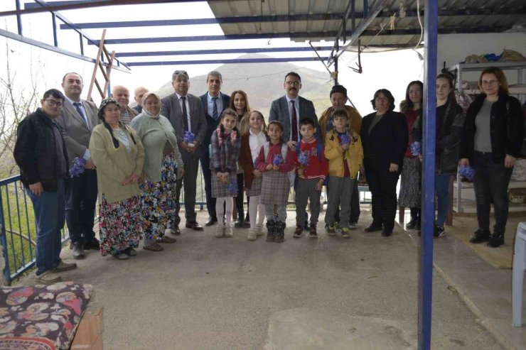 Kaymakam Ateş şehit ailelerine misafir oldu