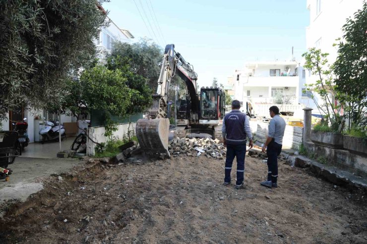 Marmaris Belediyesi, yol yapım çalışmaları sürüyor