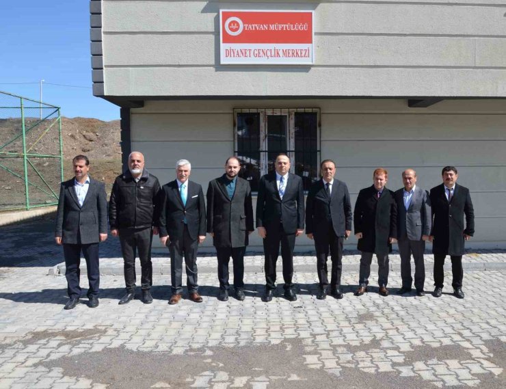 Kaymakam Demir’den cami ve gençlik merkezine ziyaret