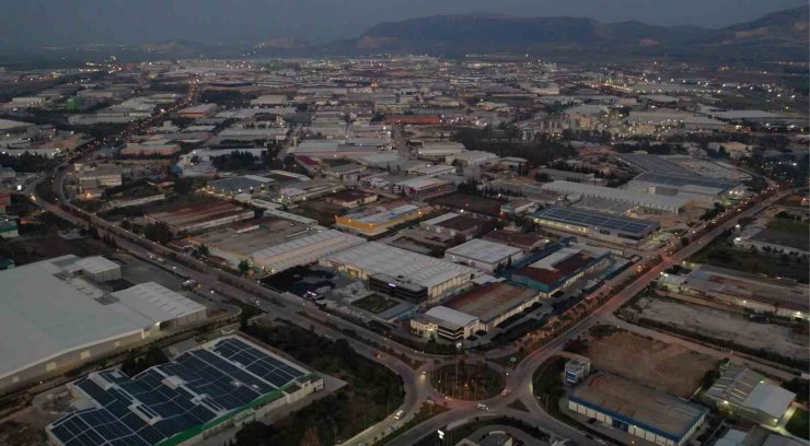 AOSB Başkanı Sütcü: "Firmalarımızın ürettiği katma değer, ekonominin büyümesine ciddi katkılar sağlıyor"