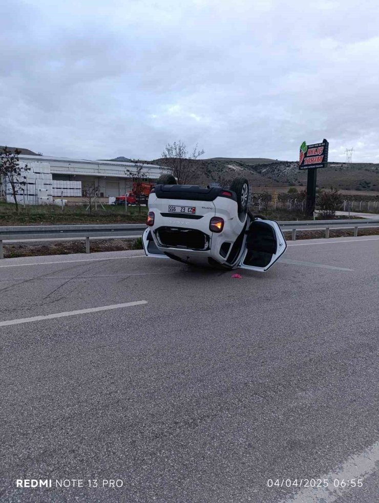 Ankara’da kontrolden çıkan otomobil takla attı: 3 yaralı