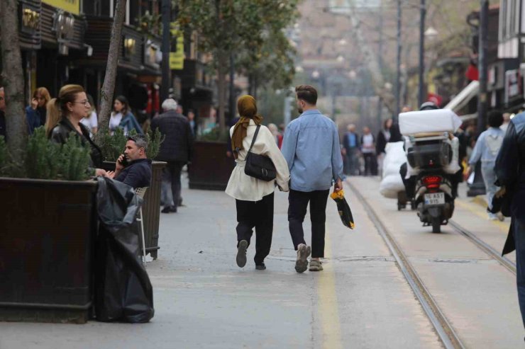 Artık düğünde takılan takılar avukatın