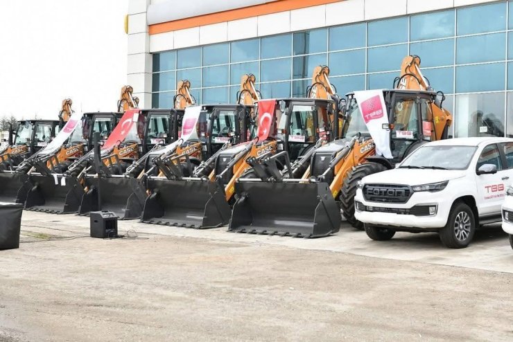 Yeni iş makinesi Sultanhisar Belediyesi’ne teslim edildi