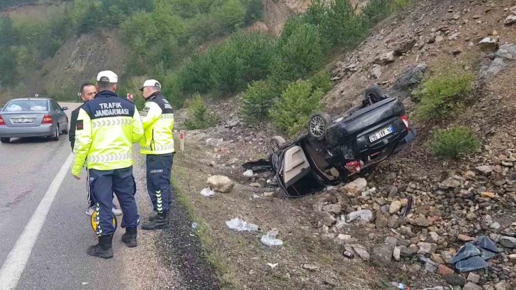 Karabük’te otomobil takla attı: 3 yaralı