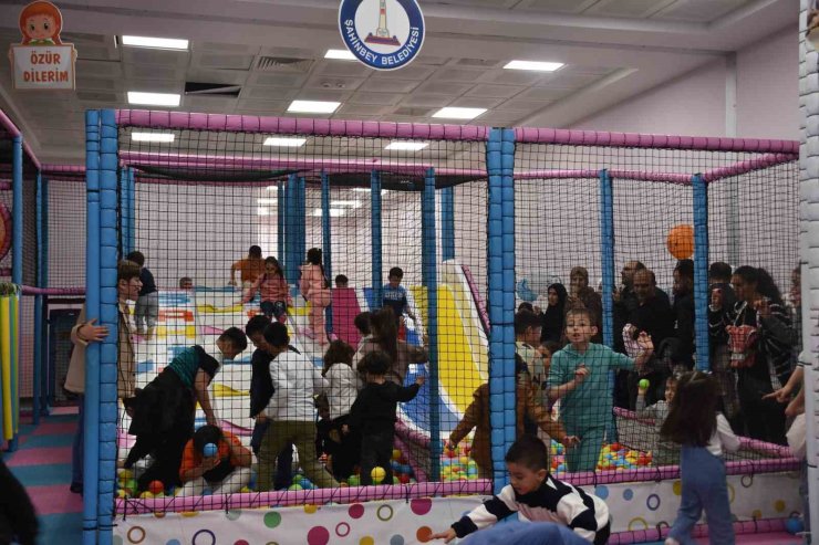 Şahinbey Belediyesi Çocuk Şenliği’ne 100 bin kişi katıldı