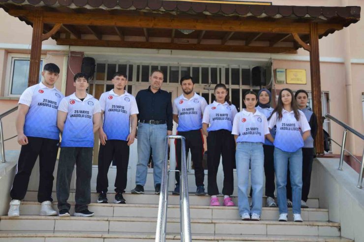 25 Mayıs Anadolu Lisesi bilek güreşinde markalaşıyor