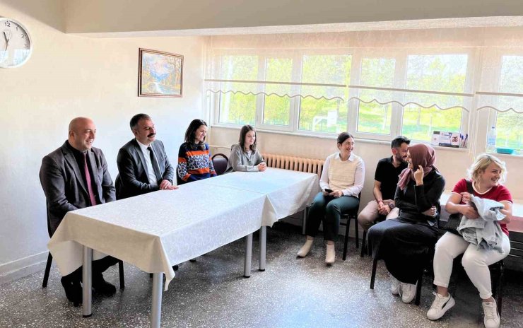 Aile ve Sosyal Hizmetler İl Müdürü Bayrak personel ile bayramlaştı