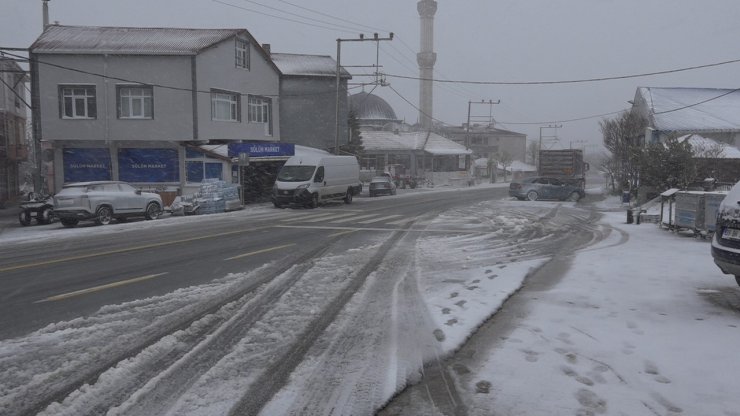 Kırklareli’nin yüksek kesimlerinde kar etkili oluyor