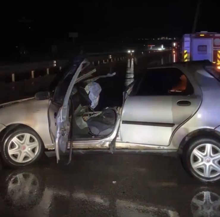 Babaeski’de trafik kazası: Otomobilde sıkışan yaralıyı itfaiye kurtardı