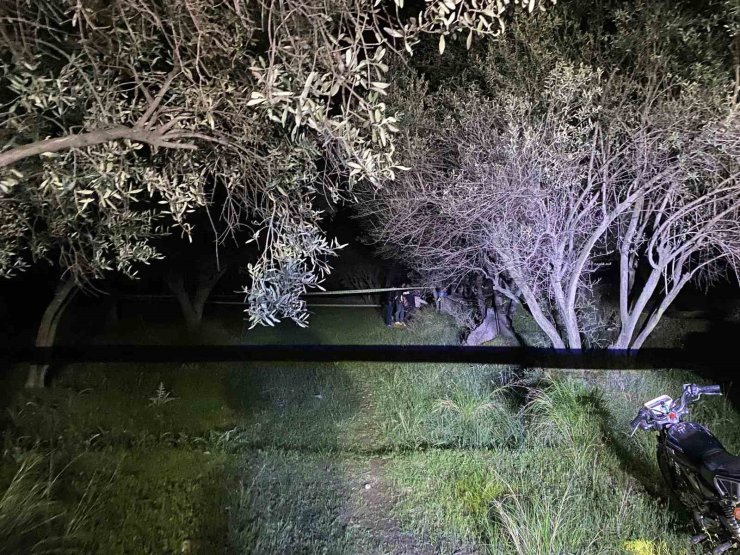 Genç adam boş arazide ölü bulundu