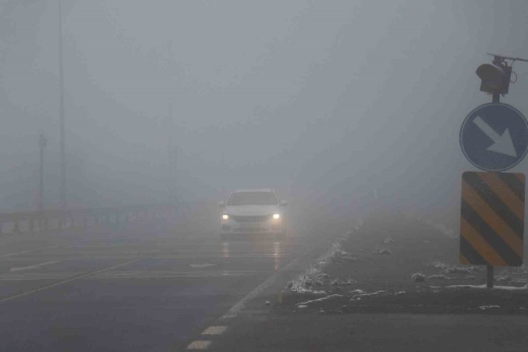 Bolu Dağı’nda yoğun sis sebebiyle görüş mesafesi 20 metreye düştü