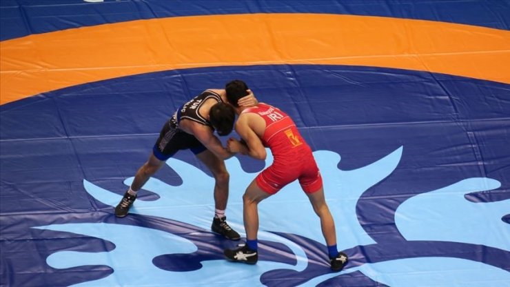 Denizlili Kaan Emirhan güreşte dünya ikincisi oldu