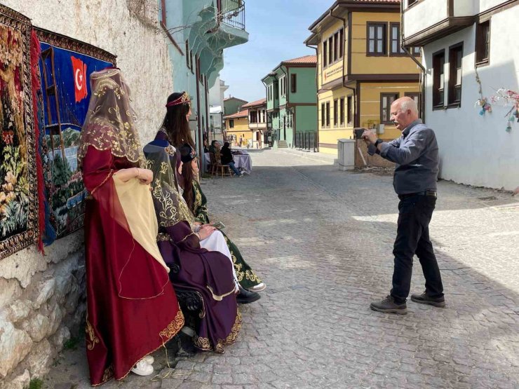 Eskişehir’in kültür mirasını dükkânında yaşatıyor