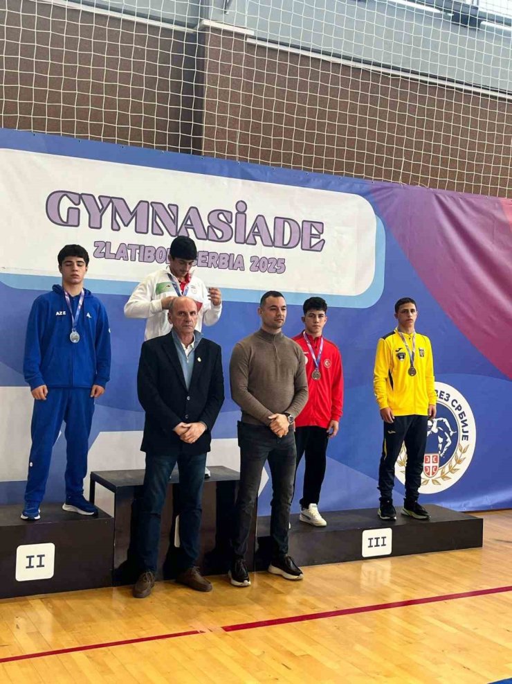 SEM sporcusu Bulut’tan dünya arenasında büyük başarı