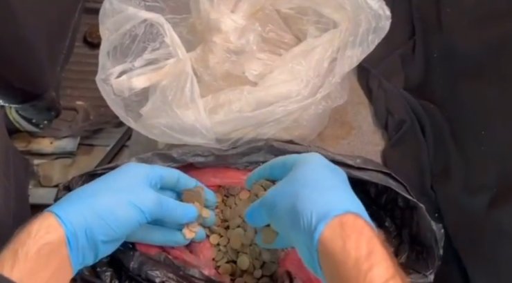 Isparta’da tarihi eser kaçakçılığı operasyonu: 2 bin 3 adet sikke ele geçirildi