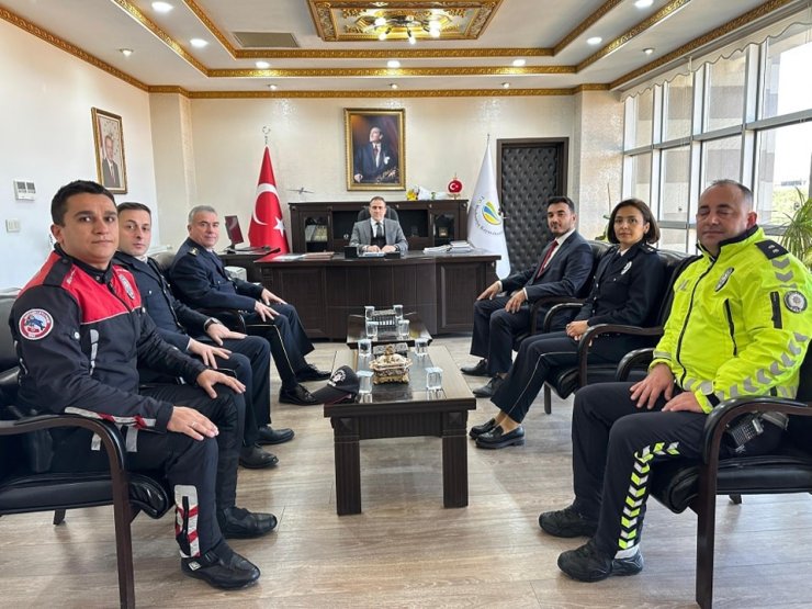 Polis Haftası nedeniyle Kaymakam’ı ziyaret ettiler