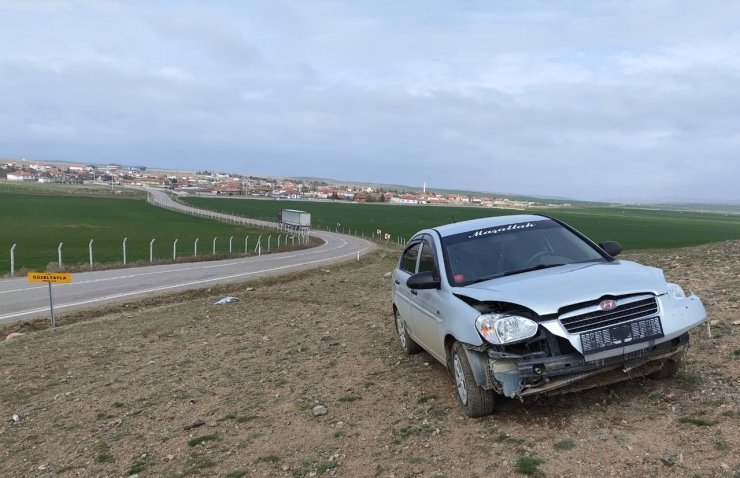 Kontrolden çıkan otomobil araziye girdi: 1 yaralı