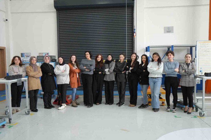 Kadın Mühendis Yetiştirme Okulu eğitime başladı