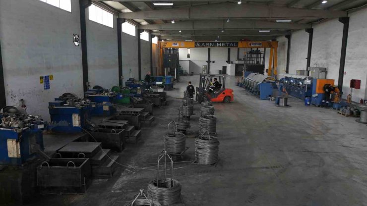 Diyarbakır’da deprem sürecinde kurulan tel ve çivi üreten firma, Suriye’de yapılacak olan yapı fuarından beklentisi yüksek