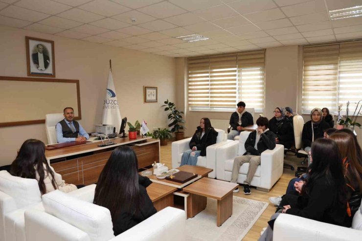 Lise öğrencileri Düzce Üniversitesi’nde