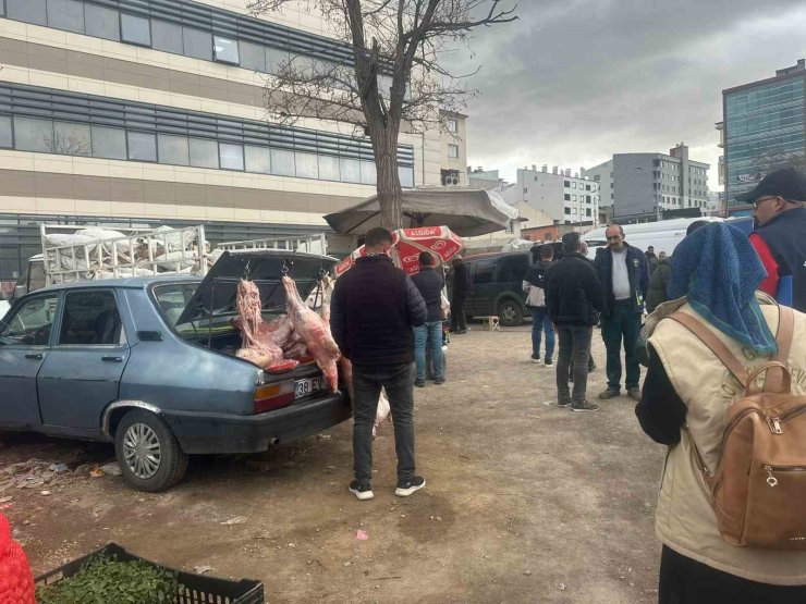 Ağrı’da hijyen kurallarına aykırı şekilde satışı yapılan 150 kilogram et imha edildi
