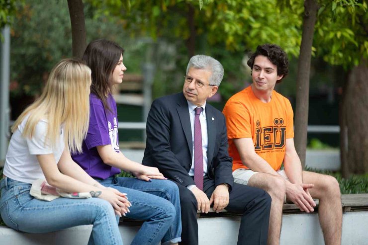 İzmir Ekonomili gençlere ‘hibe’ yağdı