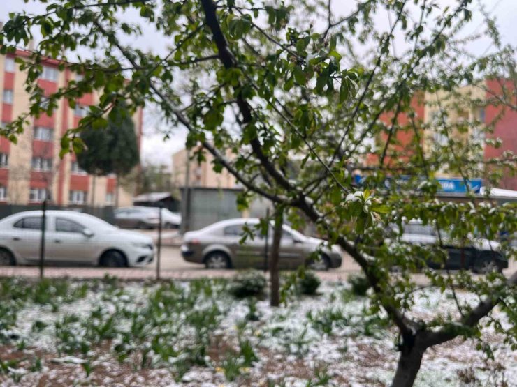 Eskişehir’in yüksek kesimleri karla kaplandı