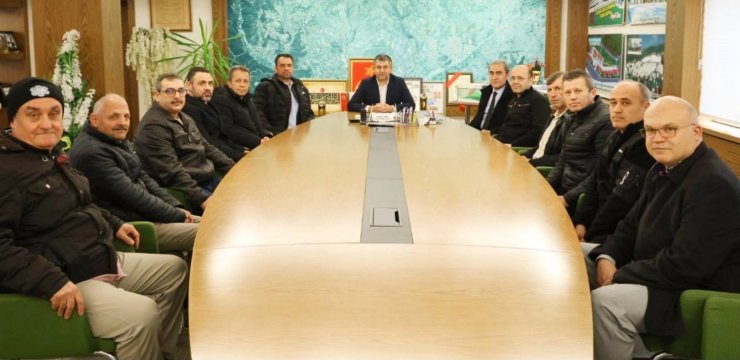 Gediz Belediye Başkanı Akel’den emekli personele vefa plaketi