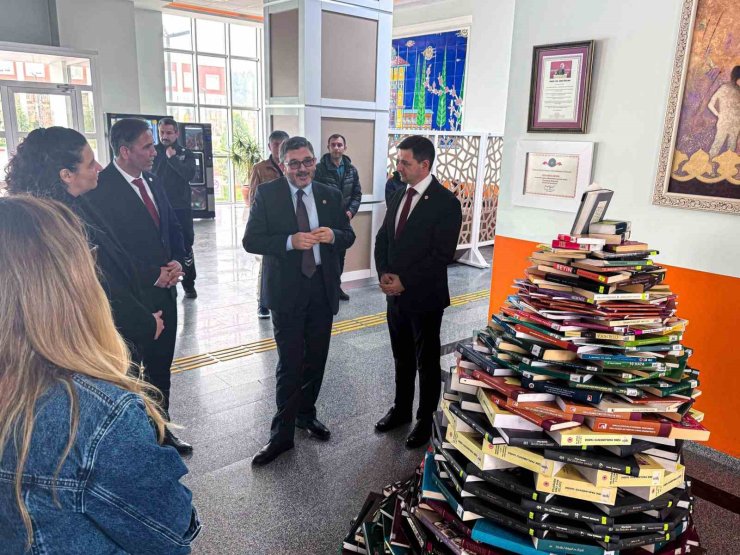 BŞEÜ Rektörü Kaplancıklı, öğrencilerle kütüphane buluştu