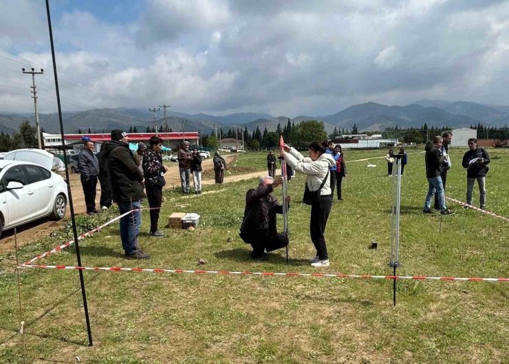 Manisa’da roketler il birinciliği için ateşlendi