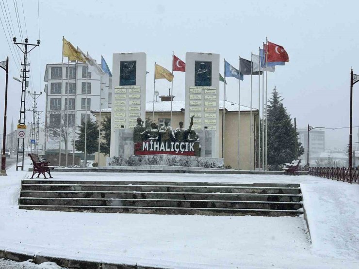 Eskişehir’de kar yağışı etkili oldu