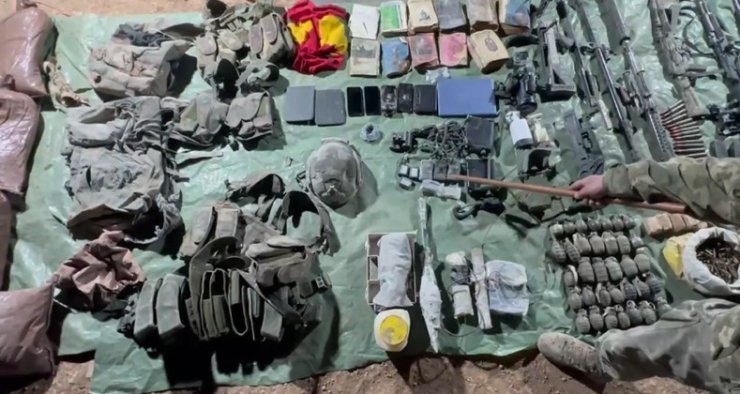 Teröre Pençe-Kilit darbesi: Çok sayıda silah ve mühimmat ele geçirildi