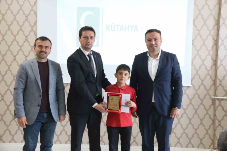 "Sağlıklı Nesil Sağlıklı Gelecek" yarışması şiir dalı il birincisi Hisarcık Cumhuriyet İlkokulu’ndan