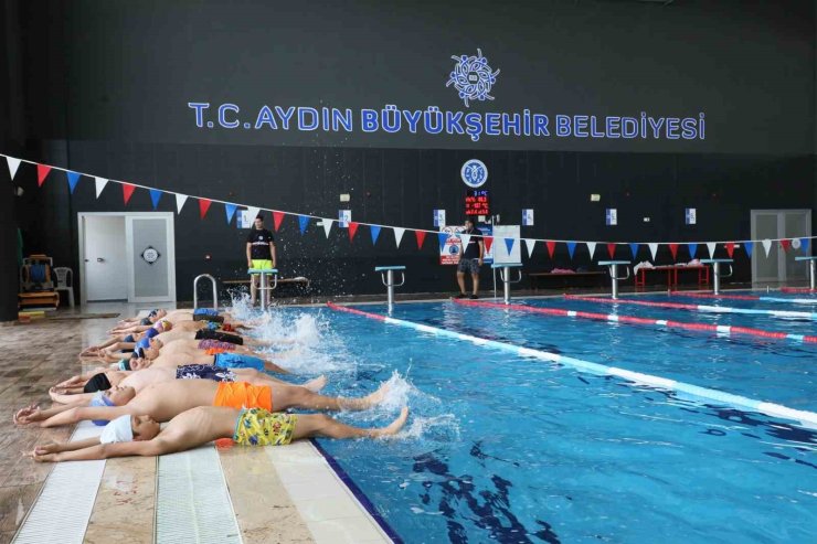 Aydınlı çocuklar, Büyükşehir’in kurslarıyla kültür ve sporla buluşuyor