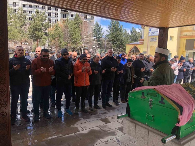 Güven Uşun’un anne acısı