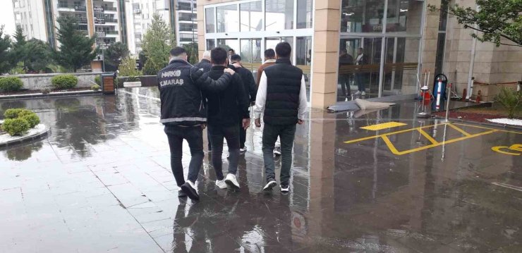 Uyuşturucu taciri 3 şüpheli yakalanıp tutuklandı