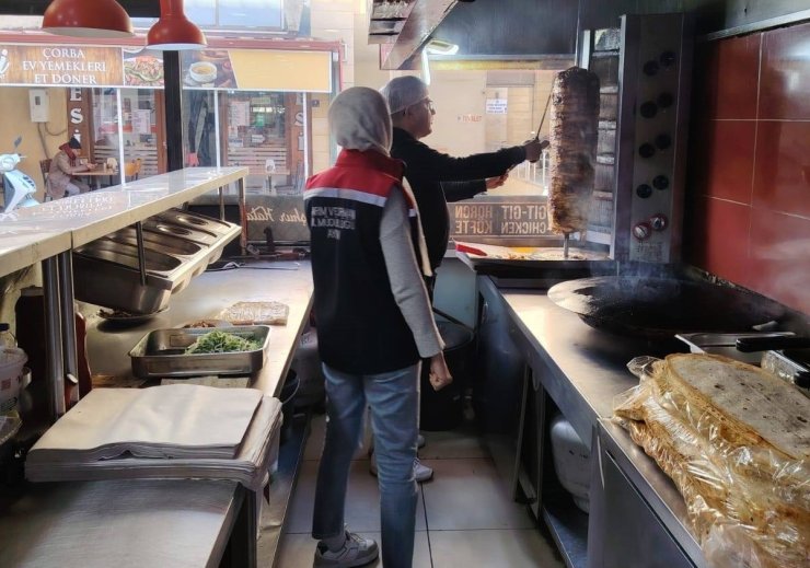 Söke’de dönerciler denetlendi