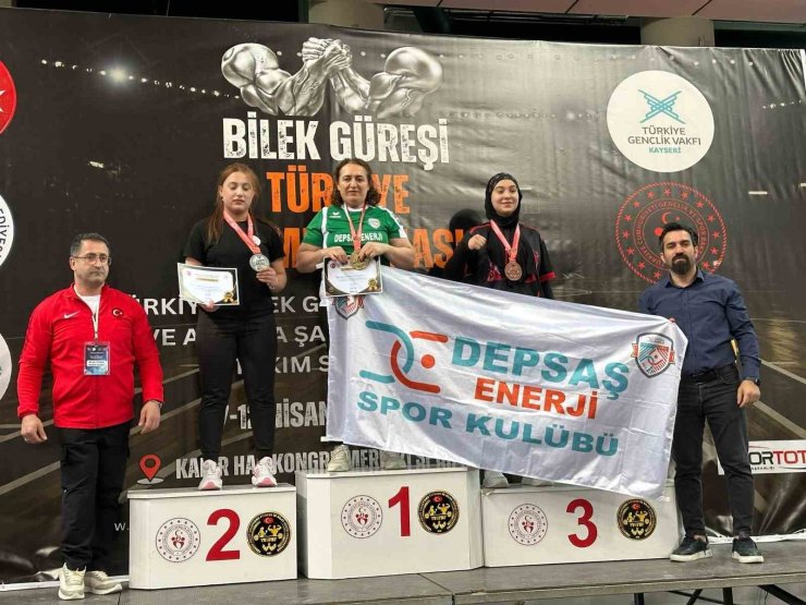 DEPSAŞ Enerji sporcuları Türkiye Bilek Güreşi Şampiyonasına damga vurdu