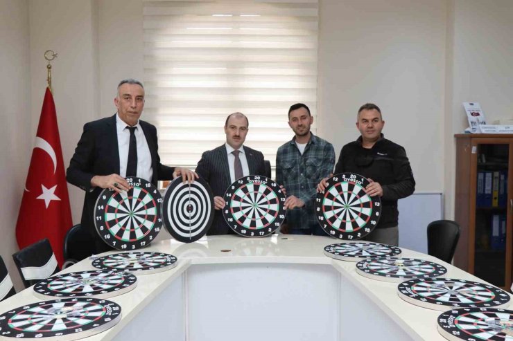 Siyah İnci Motosikletlilerden dart turnuvasına destek