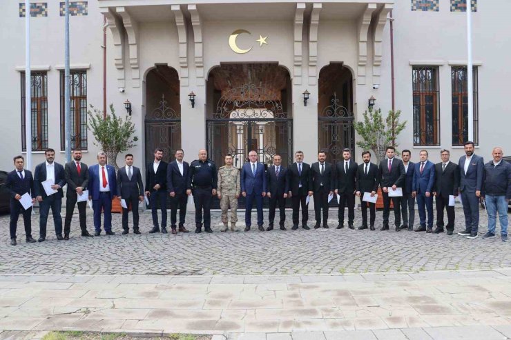 İskenderun’da görevinde başarı gösteren emniyet güçlerine başarı belgesi verildi