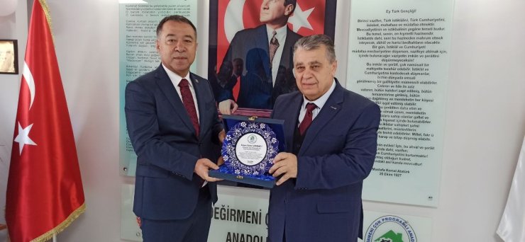 Protokol üyeleri ve eğitimciler kütüphane açılışında bir araya geldi