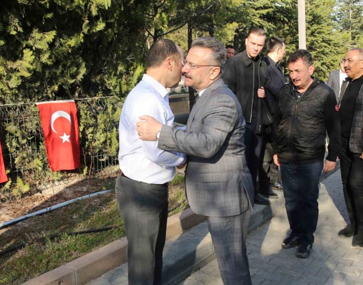 Vali Aksoy, Tolga Yılmaz’ın vefat eden babası Tayyar Yılmaz’ın cenazesine katıldı