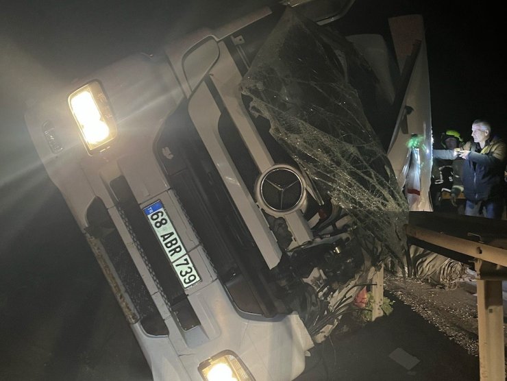 Balıkesir-Bursa yolunda tek taraflı kaza: 1 kişi hayatını kaybetti