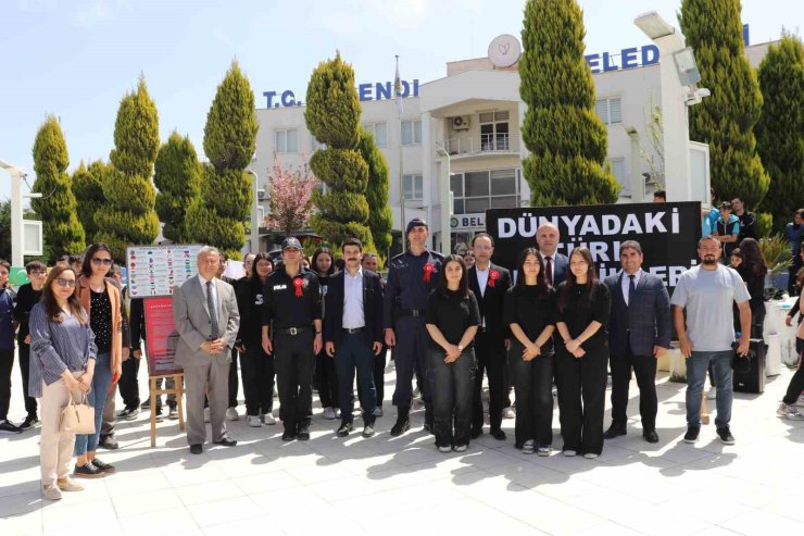 Selendi’de şehitler için sergi açıldı