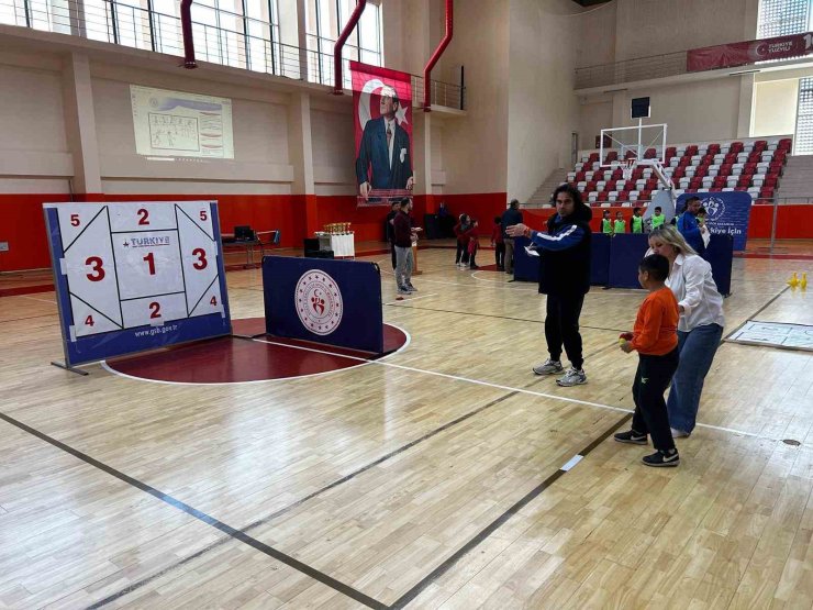 İlkokul fiziksel etkinlik oyunları yapıldı
